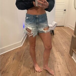 F21 ombré denim Distressed High-Waist Denim Shorts 28
